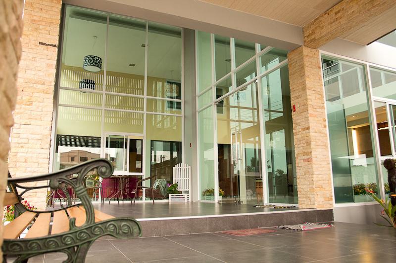 Centrino Hotel Surat Thani Extérieur photo